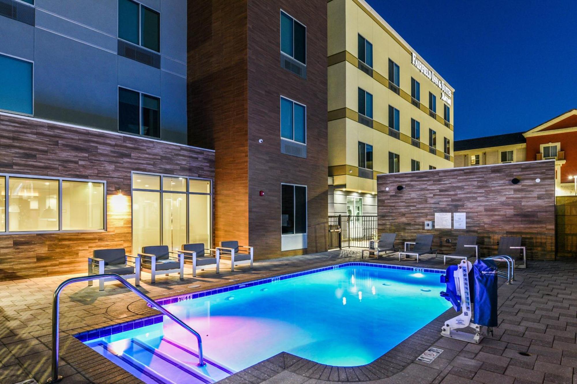 Fairfield Inn & Suites Ontario Rancho Cucamonga Extérieur photo